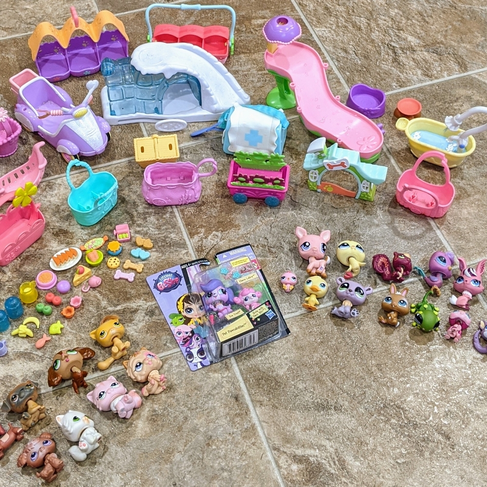 Large Lot of Littlest Pet Shop